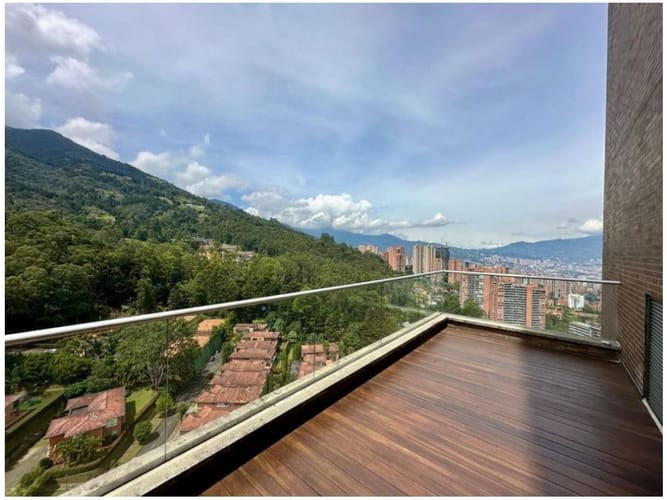 Apartamento de 3 alcobas en venta en El Poblado, Medellín, 531 m² · foto 21 de 24