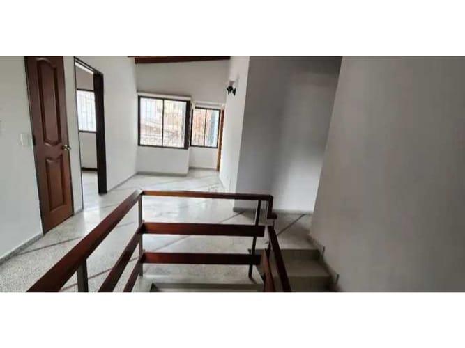 Casa de 5 alcobas en arriendo en El Velodromo, Medellín, 250 m² · foto 20 de 24