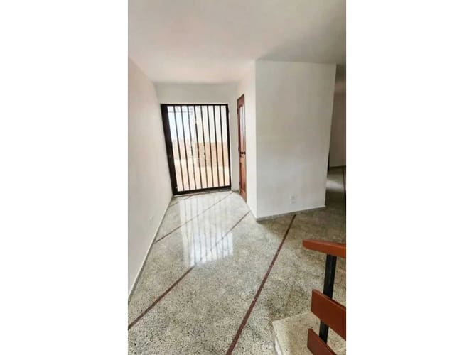Casa de 5 alcobas en arriendo en El Velodromo, Medellín, 250 m² · foto 24 de 24