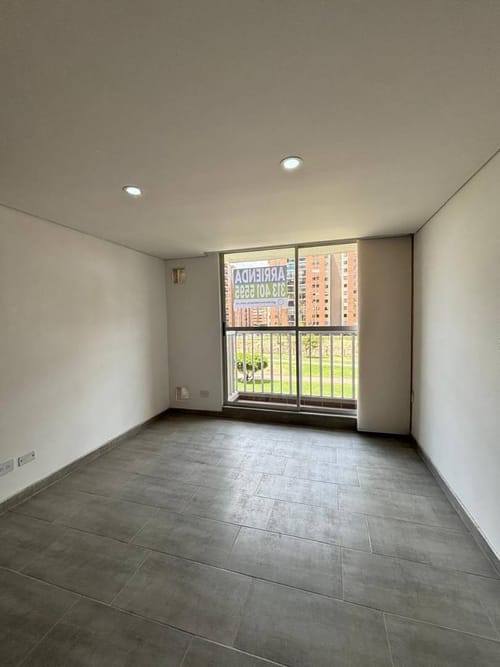 Apartamento de 3 alcobas en arriendo en La Prosperidad, Madrid, 53 m² · foto 2 de 15