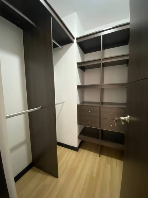 Apartamento de 2 alcobas en arriendo en Altos Del Poblado, Medellín, 67 m² · foto 2 de 15