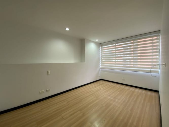 Apartamento de 2 alcobas en arriendo en Altos Del Poblado, Medellín, 67 m² · foto 3 de 15