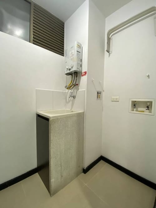 Apartamento de 2 alcobas en arriendo en Altos Del Poblado, Medellín, 67 m² · foto 8 de 15