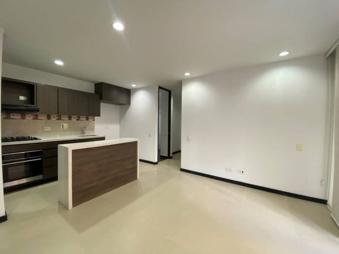 Apartamento de 2 alcobas en arriendo en Altos Del Poblado, Medellín, 67 m² · foto 13 de 15