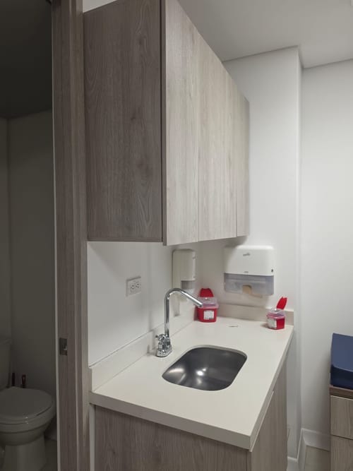 Consultorio en arriendo en Mayorca, Sabaneta, 36 m² · foto 8 de 14