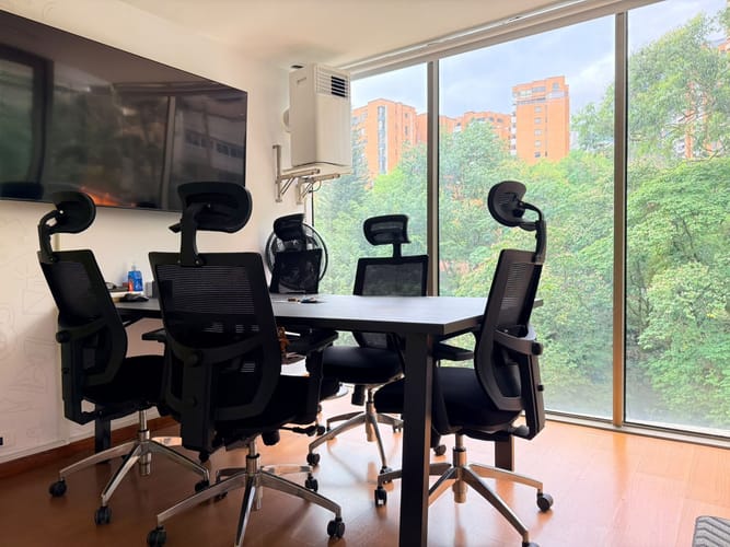Oficina en arriendo en El Poblado, Medellín, 55 m² · foto 9 de 13
