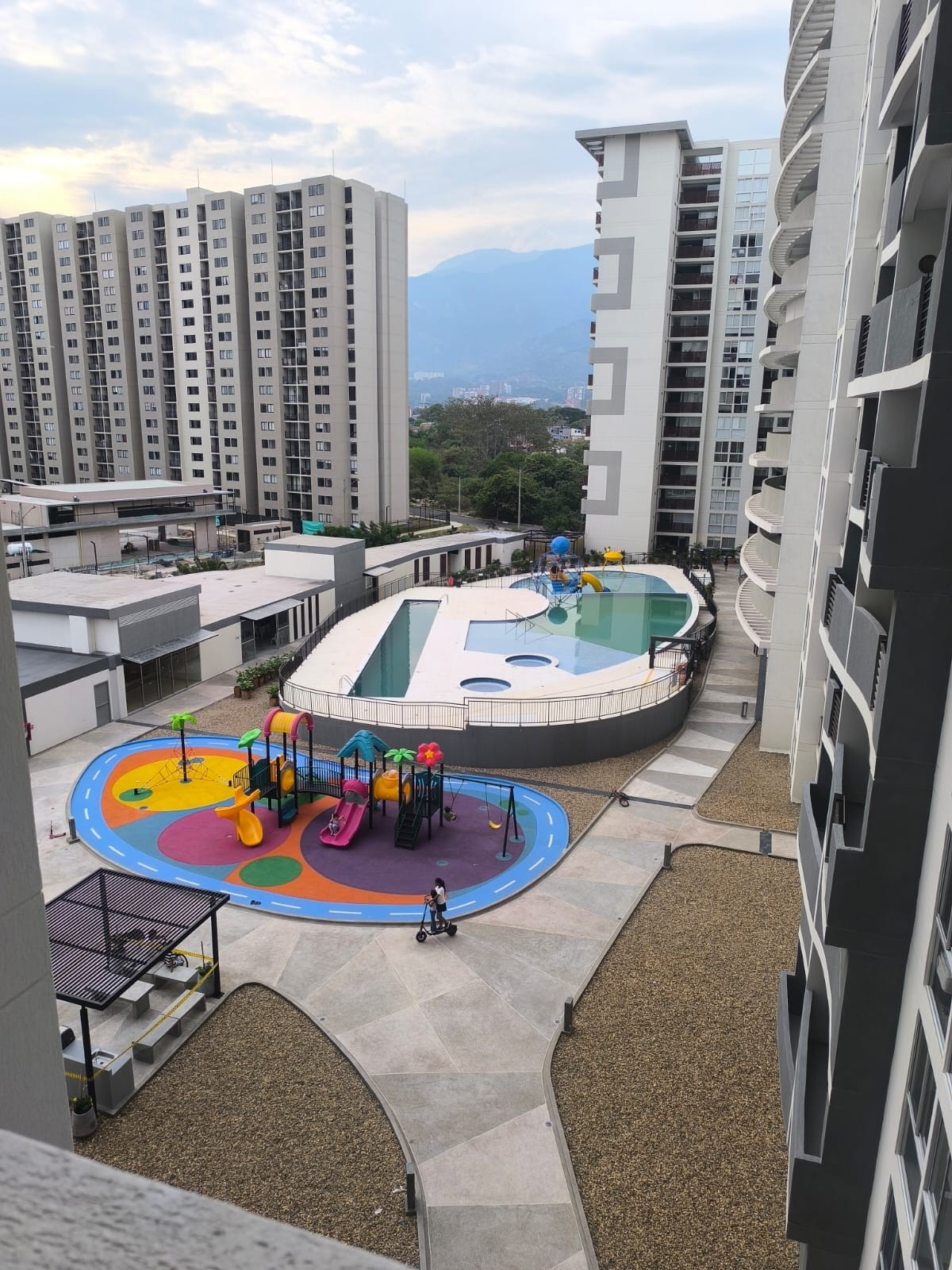 Apartamento en arriendo en Cn. Parque 93 Et. Iii, Ibagué · foto 3 de 17