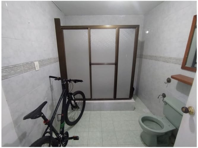 Casa de 5 alcobas en venta en Estadio, Medellín, 182 m² · foto 16 de 24