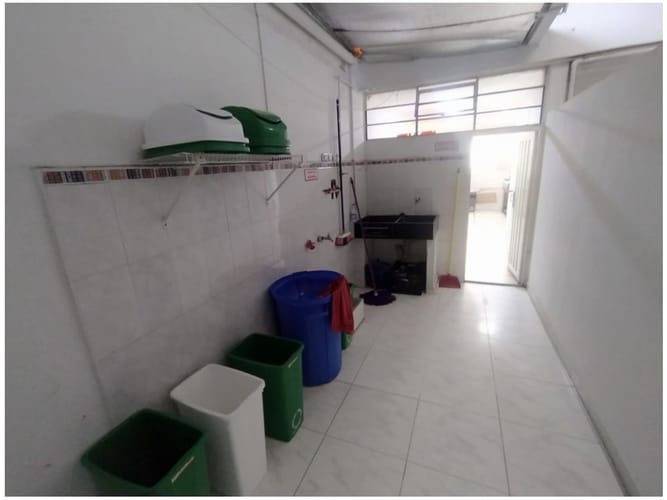 Casa de 5 alcobas en venta en Estadio, Medellín, 182 m² · foto 19 de 24