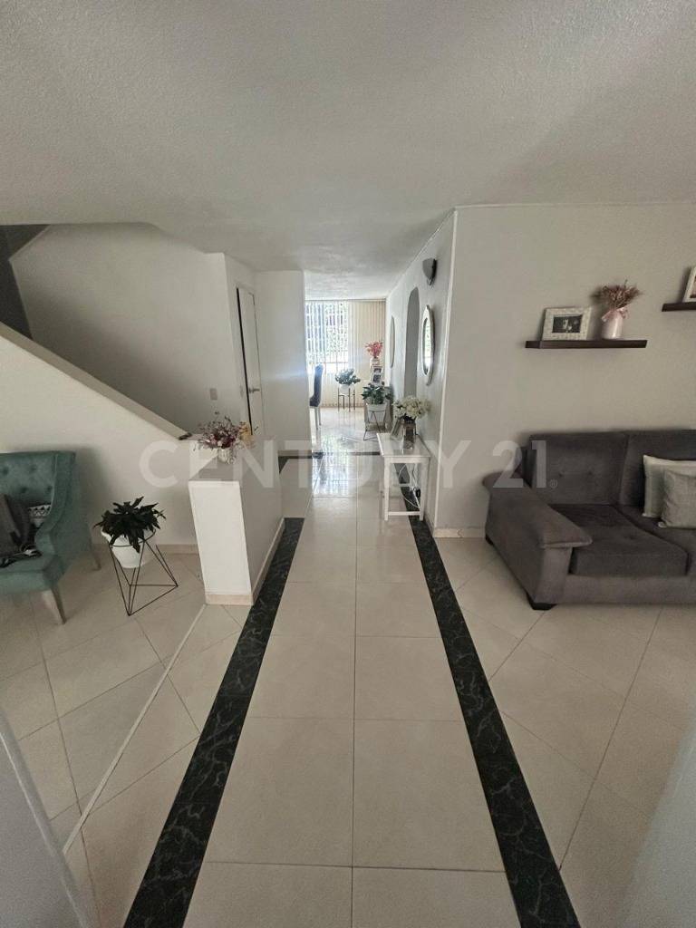 Casa en venta en Modelia, Bogotá · foto 3 de 24