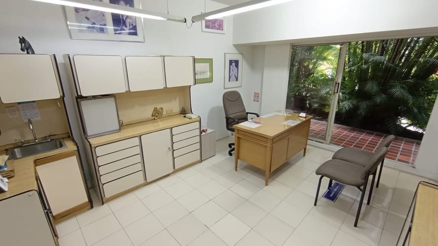 Oficina en arriendo en La Aguacatala, Medellín, 45 m² · foto 3 de 10