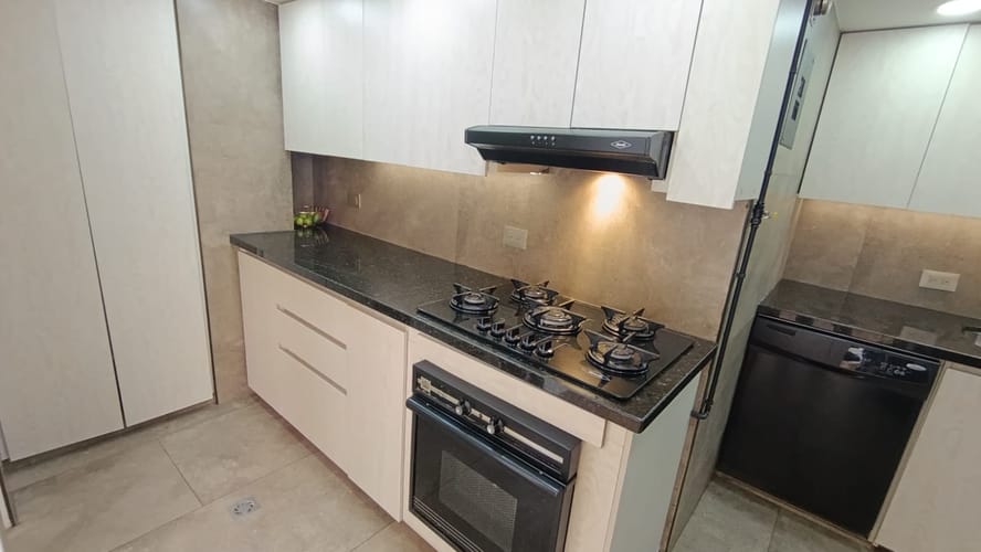 Apartamento de 3 alcobas en arriendo en Laureles, Medellín, 128 m² · foto 5 de 17