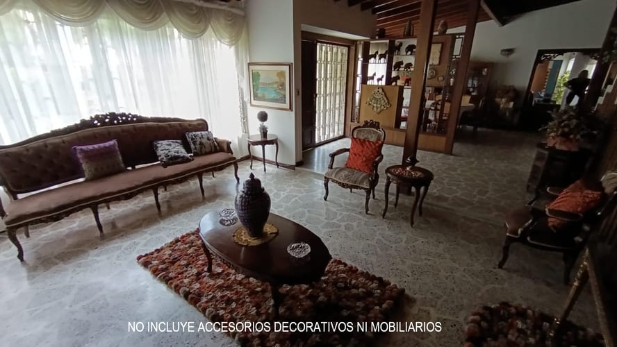 Local en arriendo en Laureles, Medellín, 370 m² · foto 2 de 9