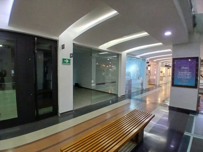 Local en arriendo en Los Balsos, Medellín, 35 m² · foto 2 de 5