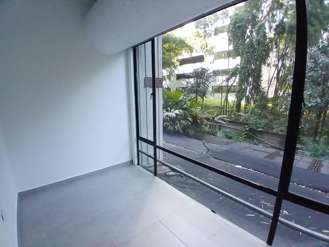 Local en arriendo en Los Balsos, Medellín, 35 m² · foto 5 de 5