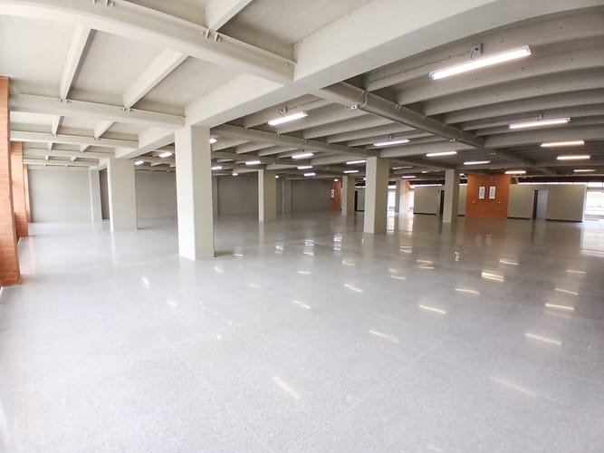 Local en arriendo en Shellmar, Medellín, 693 m² · foto 3 de 7
