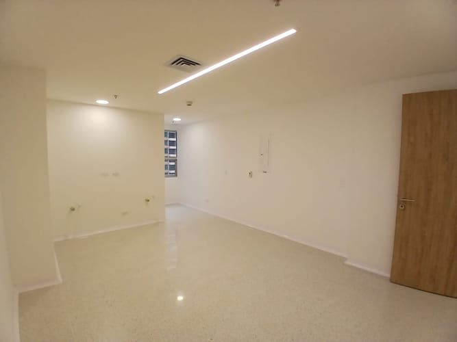 Consultorio en arriendo en Villa Carlota, Medellín, 38 m² · foto 3 de 8