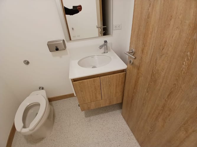 Consultorio en arriendo en Villa Carlota, Medellín, 38 m² · foto 7 de 8
