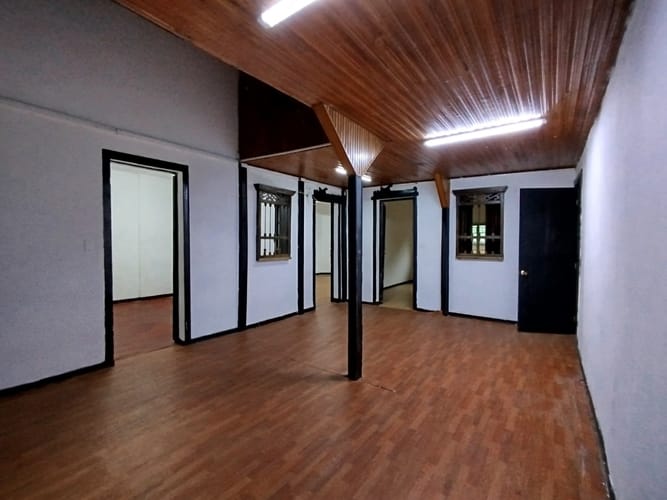 Local en arriendo en Sector Plaza De Bolivar, Pereira, 900 m² · foto 6 de 11