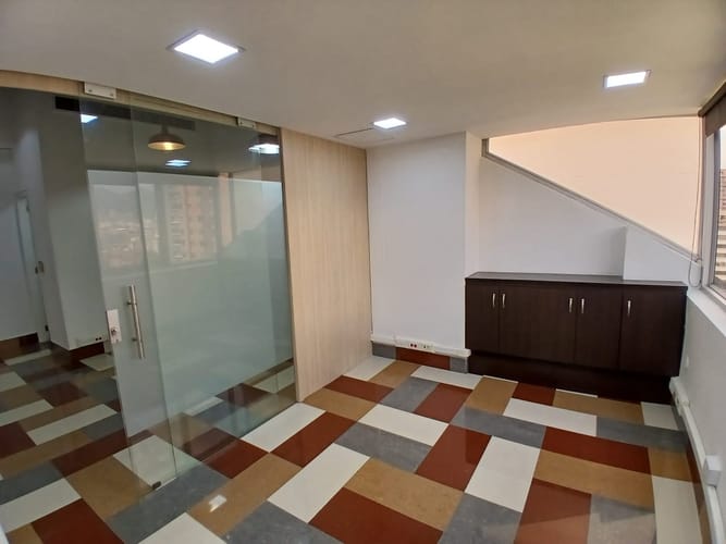 Oficina en arriendo en Santa María De Los Ángeles, Medellín, 108 m² · foto 4 de 9