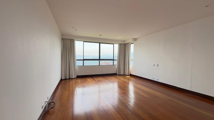 Apartamento de 3 alcobas en arriendo en El Tesoro, Medellín, 236 m² · foto 13 de 18