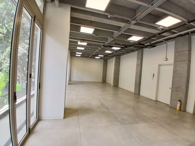 Local en arriendo en El Poblado, Medellín, 132 m² · foto 4 de 5