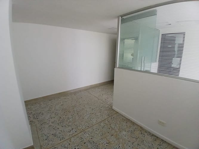 Oficina en arriendo en Santa María De Los Ángeles, Medellín, 30 m² · foto 3 de 4