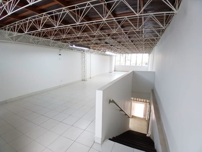 Local en arriendo en Cristo Rey, Medellín, 218 m² · foto 6 de 9