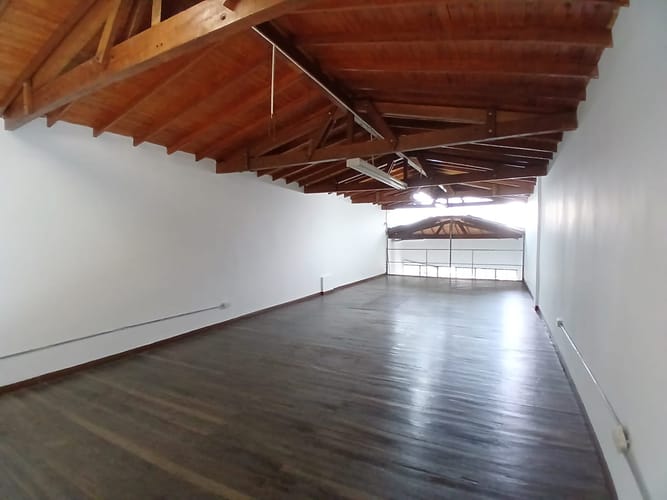Local en arriendo en Cristo Rey, Medellín, 218 m² · foto 7 de 9