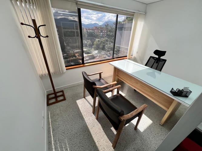 Consultorio en arriendo en La Aguacatala, Medellín, 30 m² · foto 5 de 6