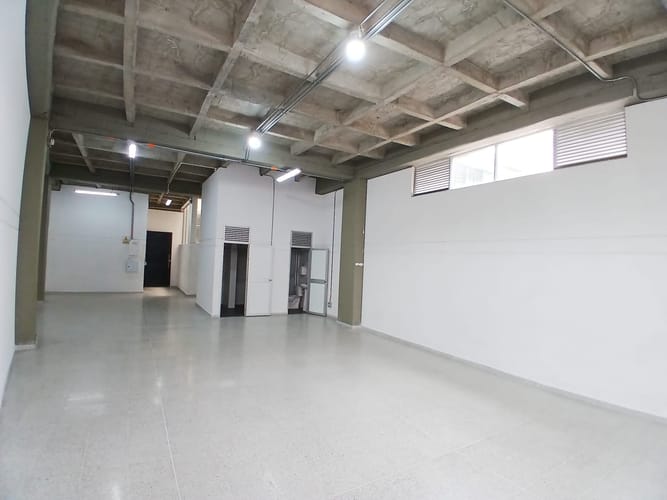 Bodega en arriendo en Trinidad, Medellín, 190 m² · foto 4 de 10