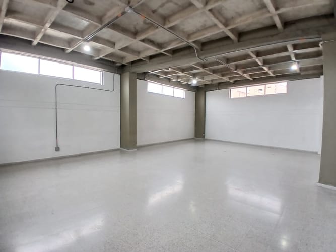Bodega en arriendo en Trinidad, Medellín, 190 m² · foto 8 de 10