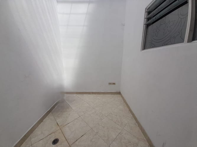 Local en arriendo en Las Acacias, Medellín, 185 m² · foto 13 de 13