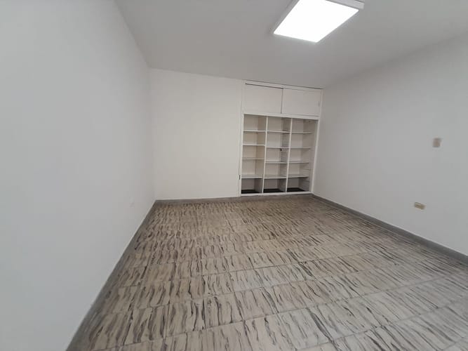 Local en arriendo en Laureles, Medellín, 224 m² · foto 2 de 15