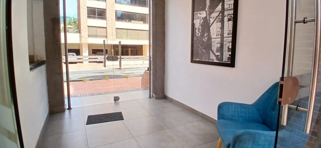 Apartamento de 3 alcobas en venta en La Carolina, Bogotá, 90 m² · foto 3 de 24