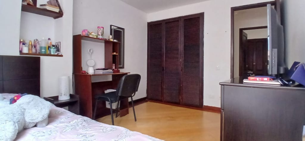 Apartamento de 3 alcobas en venta en La Carolina, Bogotá, 90 m² · foto 19 de 24