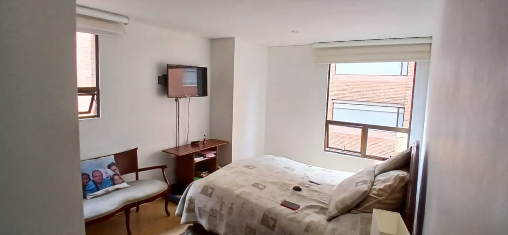 Apartamento de 3 alcobas en venta en La Carolina, Bogotá, 90 m² · foto 21 de 24