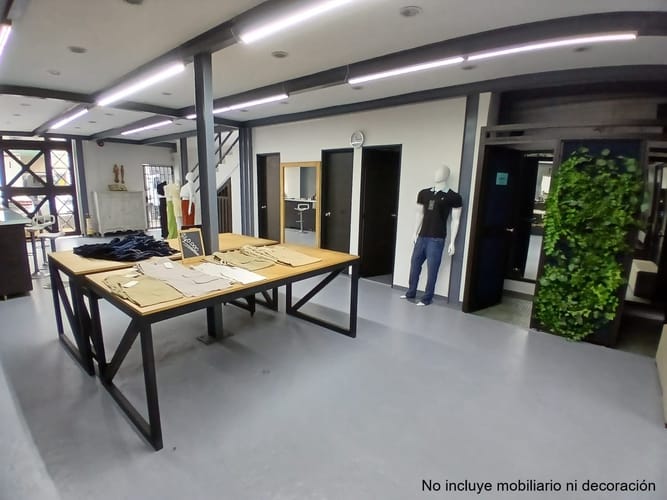 Bodega en arriendo en Guayabal, Medellín, 353 m² · foto 2 de 5