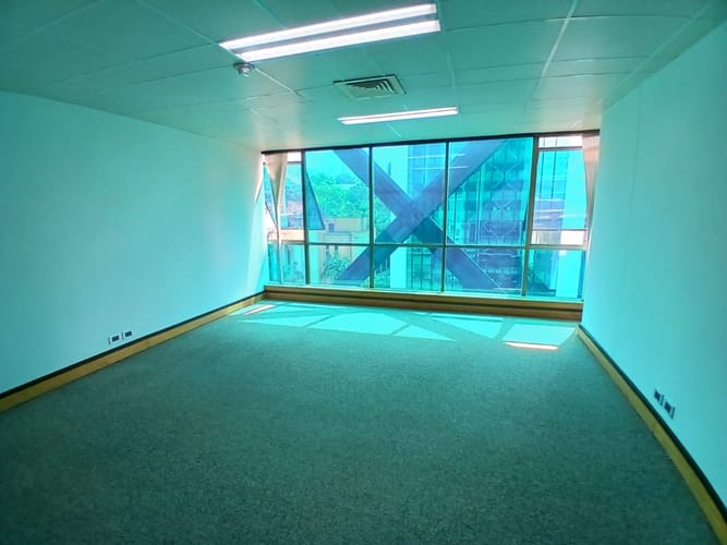 Oficina en arriendo en La Aguacatala, Medellín, 47 m² · foto 4 de 6