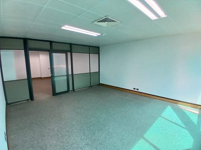 Oficina en arriendo en La Aguacatala, Medellín, 47 m² · foto 6 de 6