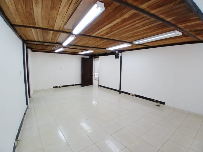 Oficina en arriendo en La Candelaria, Medellín, 140 m² · foto 4 de 10