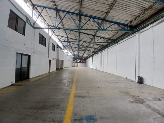 Bodega en arriendo en Zona Industrial No. 1, Itagüí, 2919 m² · foto 2 de 9