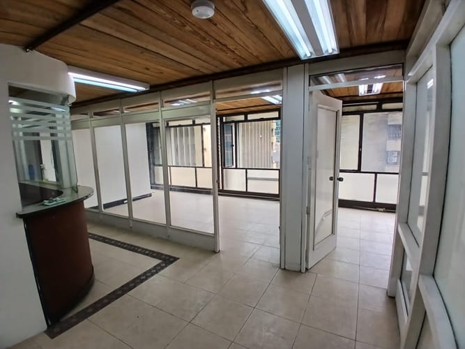 Oficina en arriendo en La Candelaria, Medellín, 140 m² · foto 6 de 10