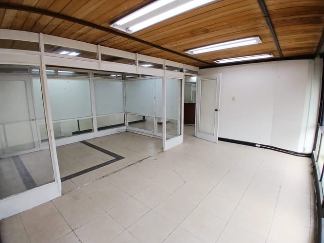 Oficina en arriendo en La Candelaria, Medellín, 140 m² · foto 8 de 10