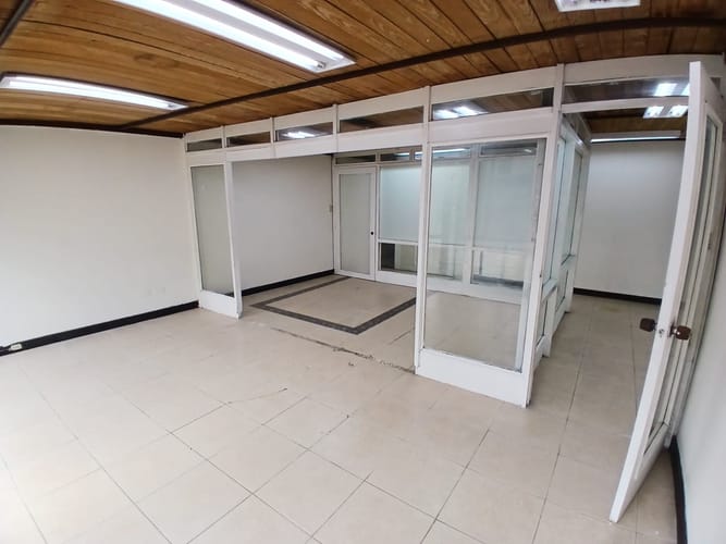 Oficina en arriendo en La Candelaria, Medellín, 140 m² · foto 9 de 10