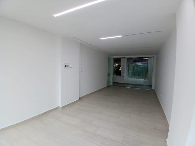 Local en arriendo en Los Balsos, Medellín, 35 m² · foto 4 de 5