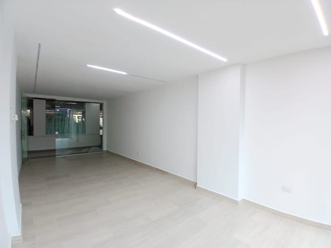 Local en arriendo en Los Balsos, Medellín, 35 m² · foto 5 de 5
