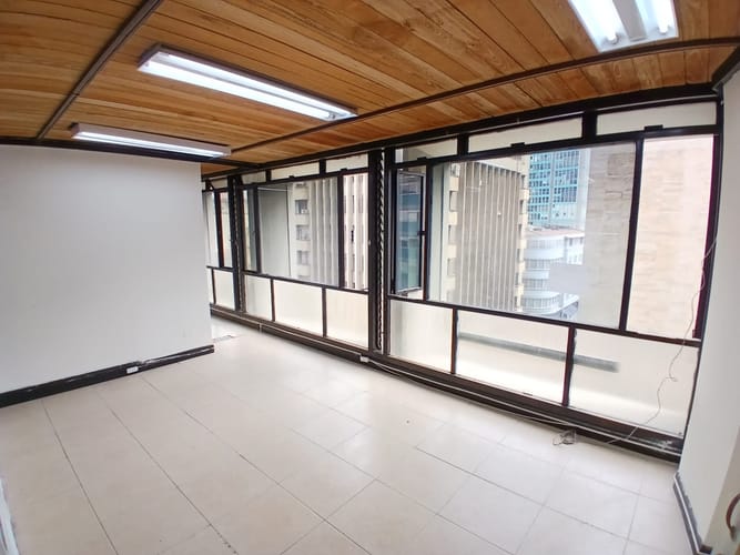 Oficina en arriendo en La Candelaria, Medellín, 140 m² · foto 10 de 10