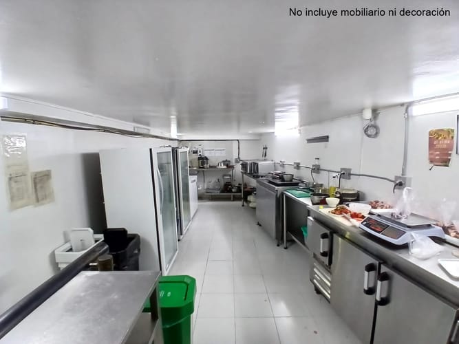 Local en arriendo en La Aguacatala, Medellín, 73 m² · foto 2 de 4