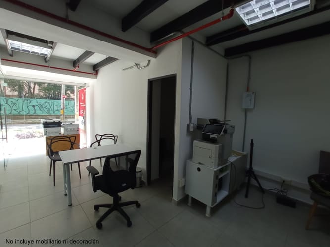 Local en arriendo en Villa Carlota, Medellín, 35 m² · foto 2 de 5